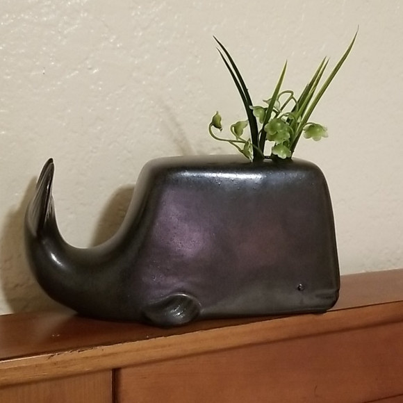 Vintage Black Whale Vase - Picture 2 of 4